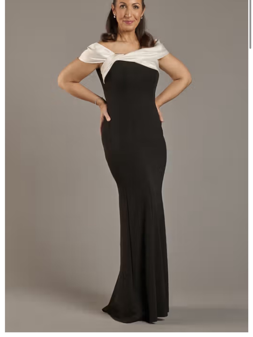 OLEG CASSINI
Color Block Off-the-Shoulder Sheath Dress